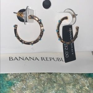 Banana Republic small gold earrings, NEW with tags